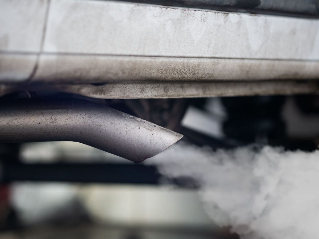 Twoje auto dymi? Problemem może być porysowany cylinder