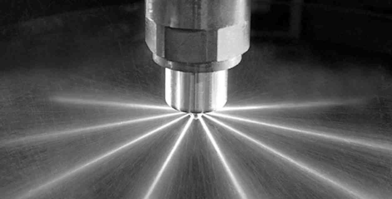 Correct injector spray with an even atomisation cone